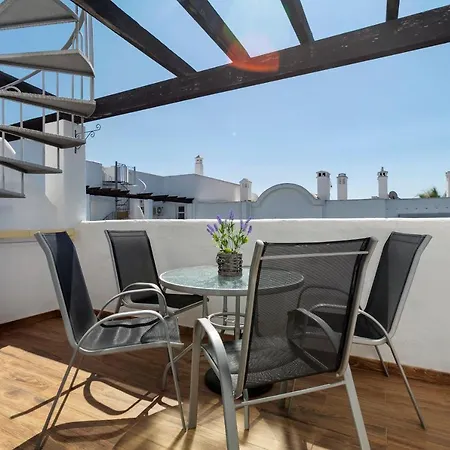 Apartment Fantastic 2 Bed Apt With Massive Rooftop - Rdr232 *